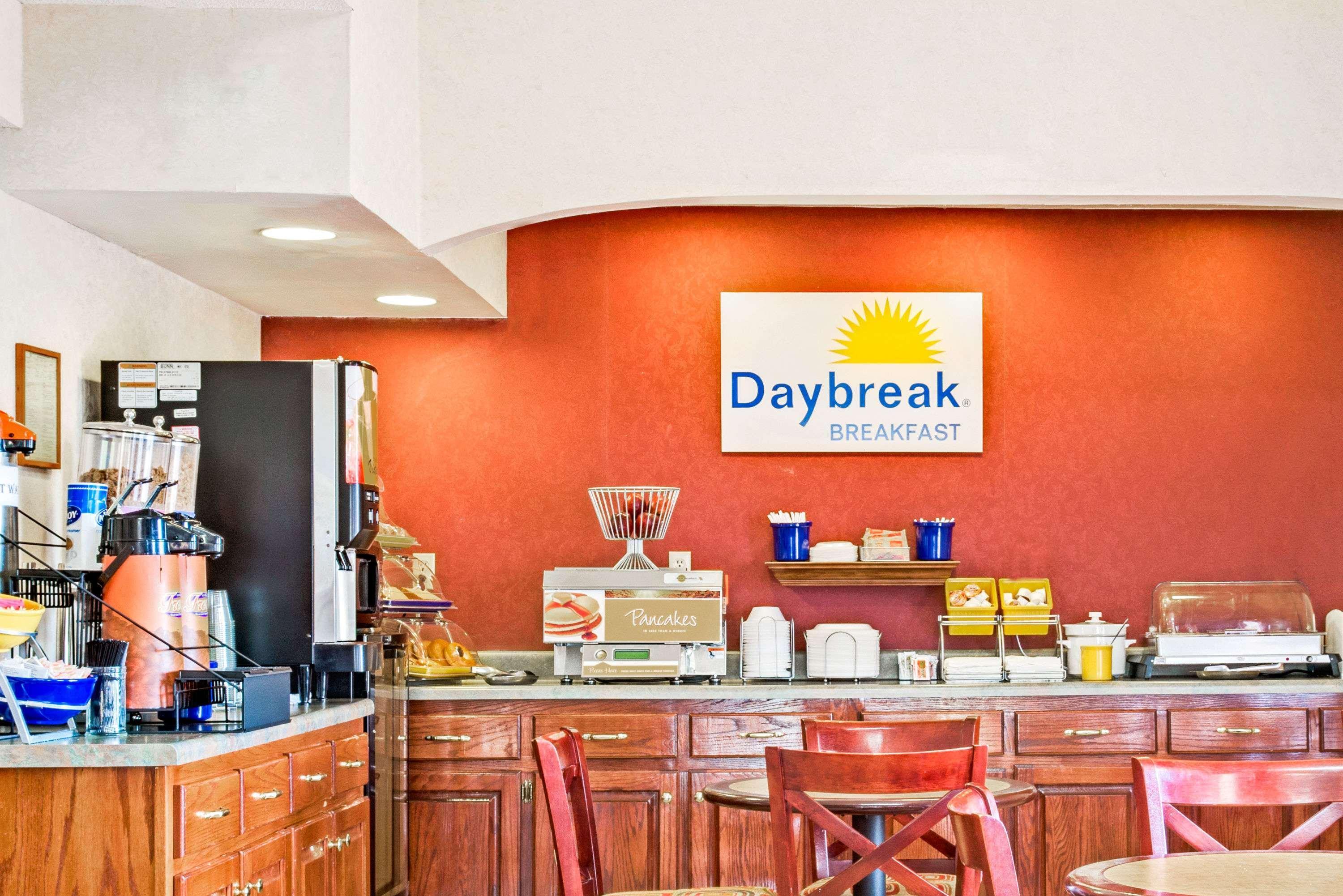Days Inn By Wyndham Covington Extérieur photo