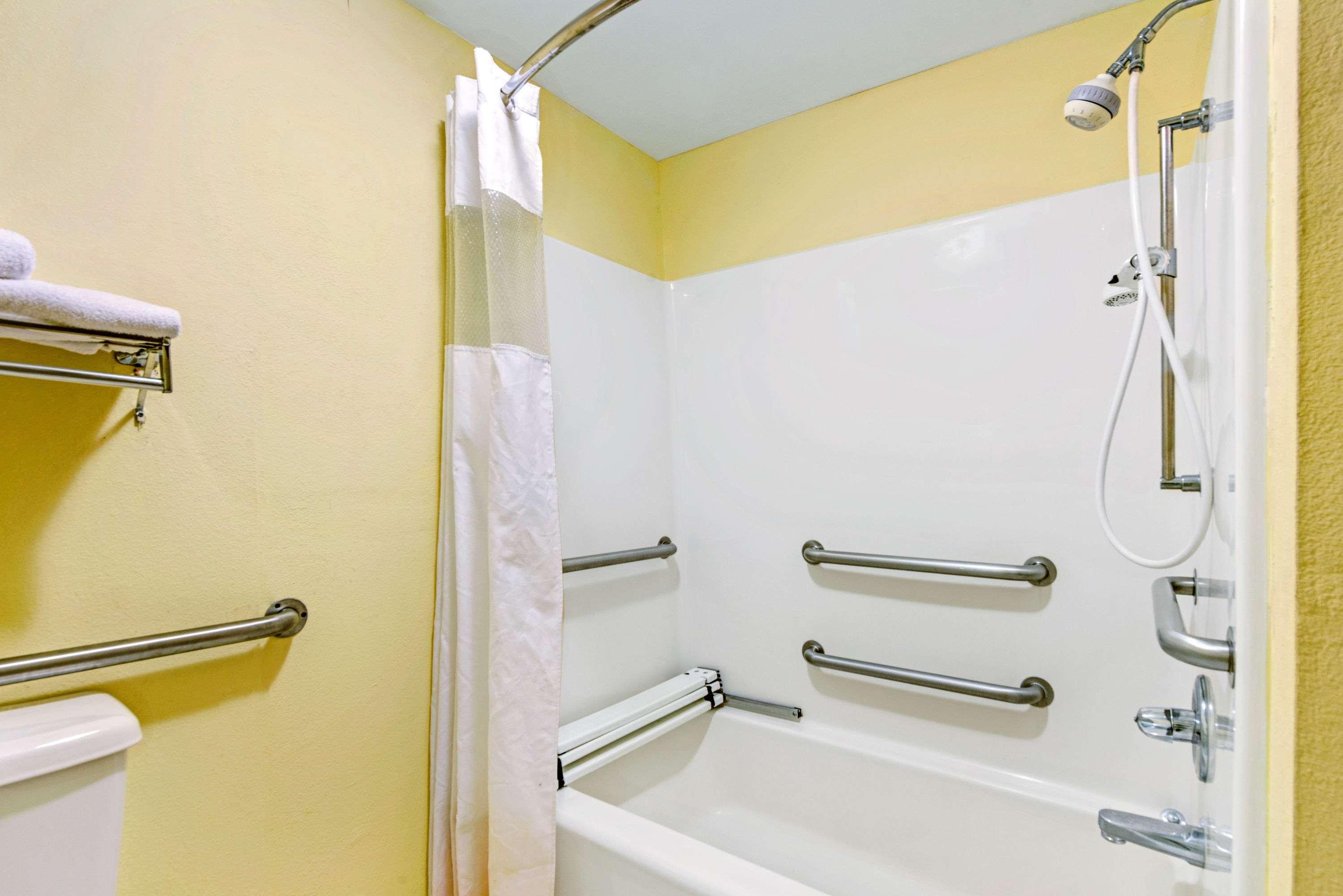 Days Inn By Wyndham Covington Extérieur photo